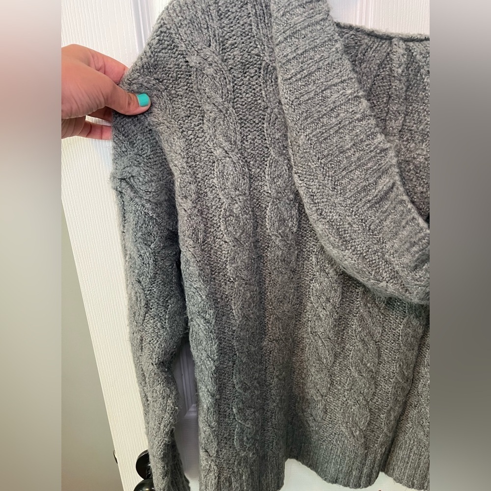 American Eagle Gray Cable Knit Sweater with Hood Size XS - Picture 4 of 4